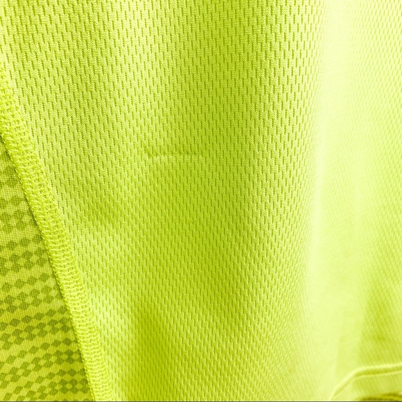 New Balance Bright Green Athletic Short Sleeve Shirt - Picture 4 of 10